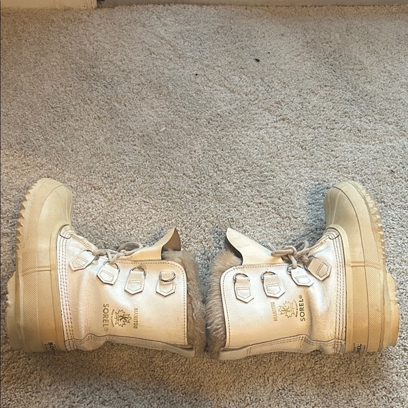 Sorel Cream and Tan Fur-Lined Boots - Picture 5 of 10
